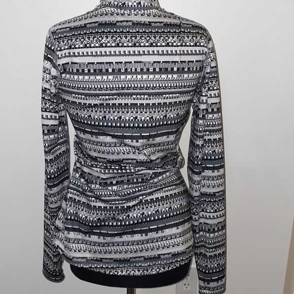 NWT NIKE PRO WARM AZTEC PRINT HALF ZIP PERFORMANCE TOP. BLACK/GRAY. SIZE - L - Picture 3 of 4